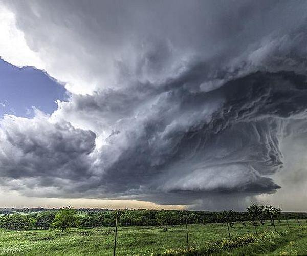Violent storm kills 14 in Argentina