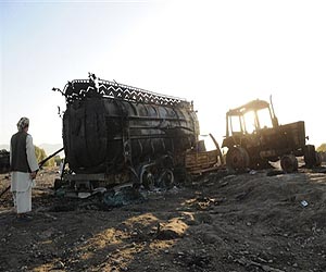 Gunmen torch two NATO trucks in Pakistan