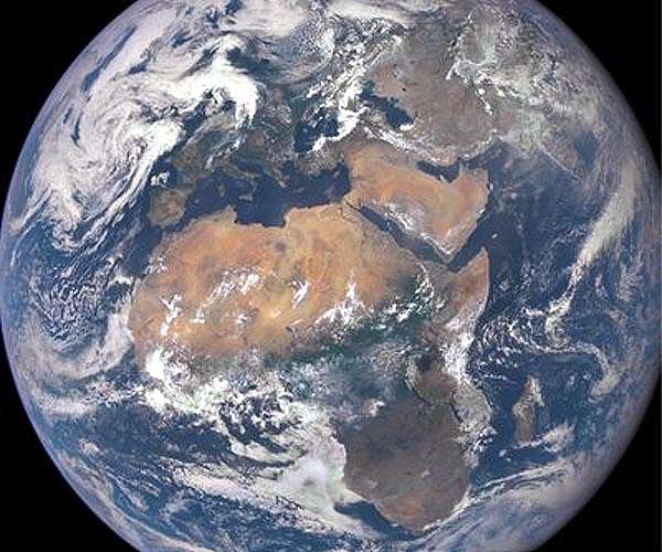 AU urges 'positive competition' from Europe on investment