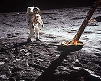 Lawmakers To Honor Space Pioneers