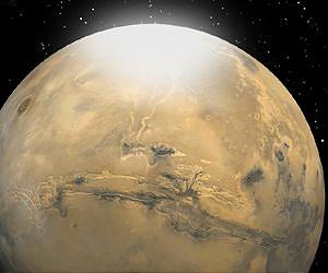 Researchers calculate size of particles in Martian clouds of CO2 snow