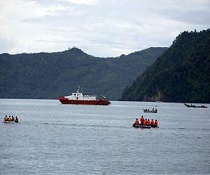 Sri Lanka navy urges Australia to deport boatpeople