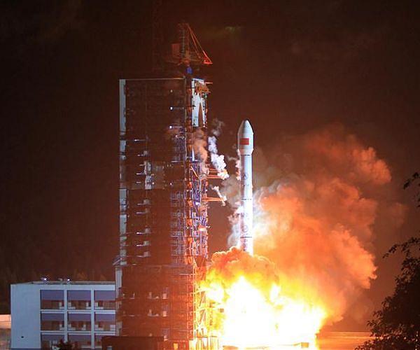 Carrier rocket takes off from Sichuan province