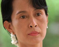 Thousands in Myanmar rally behind Suu Kyi ahead of Hague court date