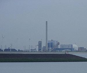 Expert: EU reactors can't take plane hit