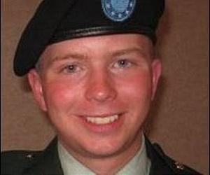 US judge refuses to drop key charge against Manning