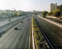 In Spain first, Madrid bans half of cars to fight smog