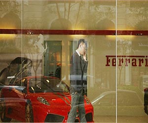 Driven by China sales, luxury goods buck economic slowdown