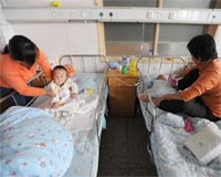 China releases parents of melamine children: lawyer
