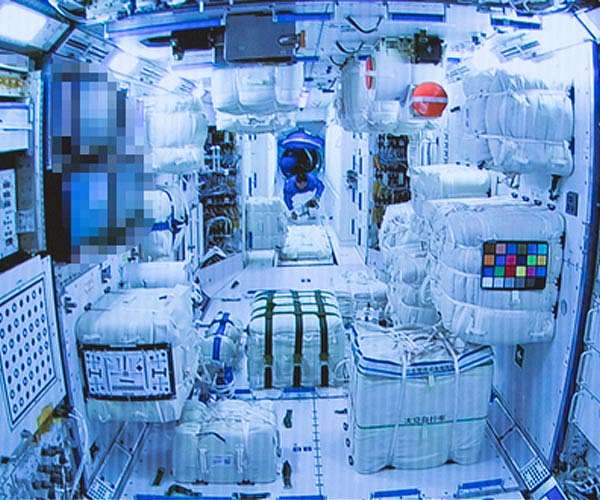 Astronauts enjoy many food, beverage choices in orbit