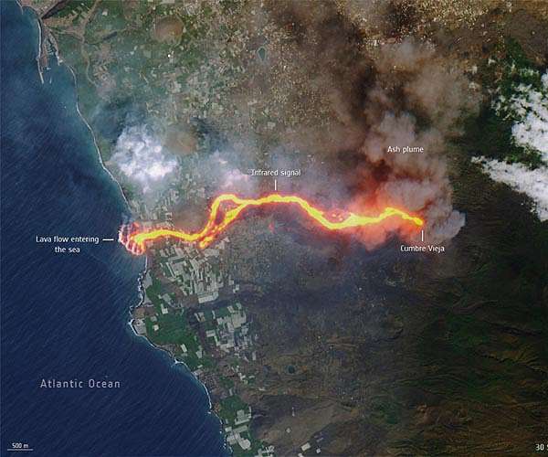 Ringside seat for fearful villagers as Canaries volcano spews fire