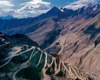 Tracking records of the oldest life forms on Earth