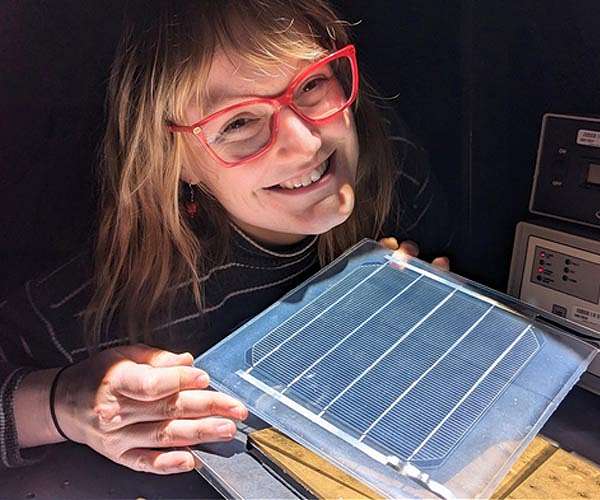 Harnessing solar energy: new method improves readings of double-sided panels