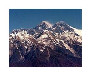 Study: Mount Everest losing its cloak of ice and snow as world warms