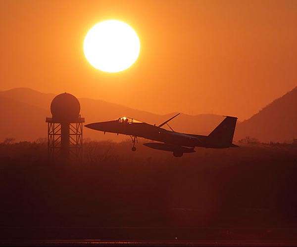 Pentagon awards $734.8M to Boeing, Raytheon for support of Qatar's F-15s