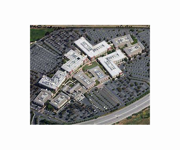 Facebook sets reopening for Silicon Valley campuses