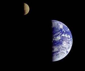 Water on moon, Earth came from same primitive meteorites
