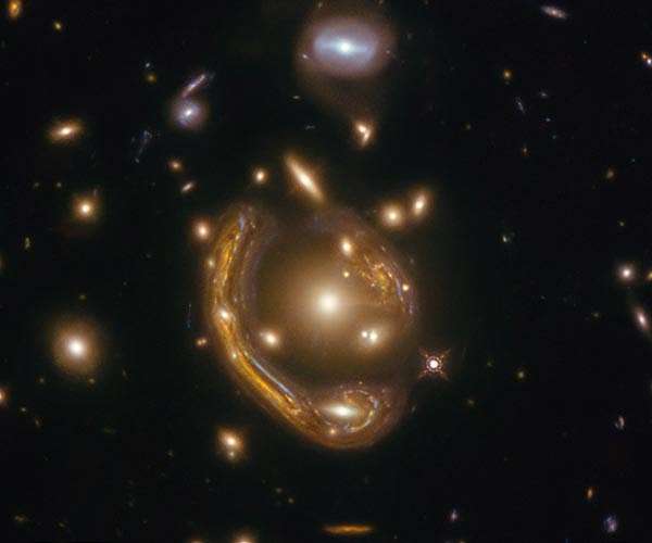 Hubble snapshot of molten ring galaxy prompts new research
