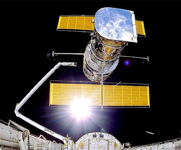 Operations underway to restore payload computer on Hubble Space Telescope