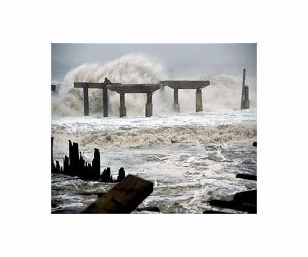Pier breaks off, floats away in heavy California storm