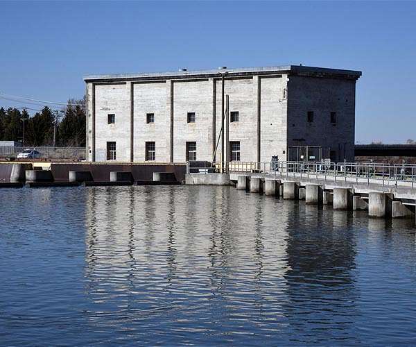 National lab, municipal power utility test energy storage for small hydropower generation