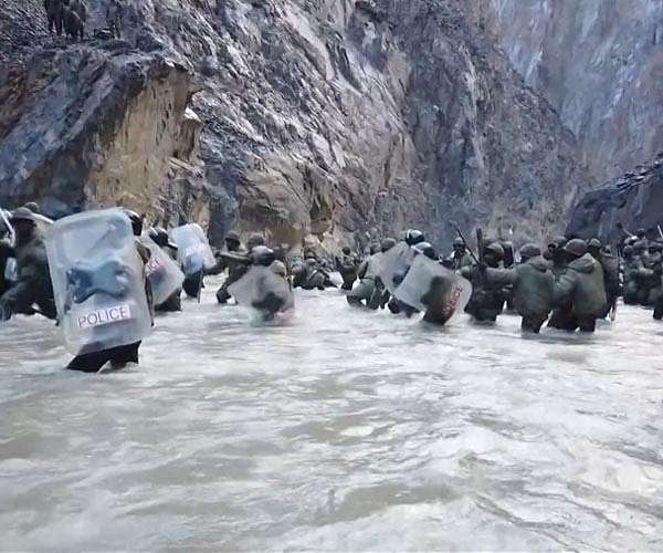 Seven Indian troops killed in accident near disputed border