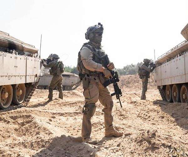 Gaza refugees traveling home 'turned back'