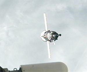 Bad weather hampers search for debris of Russian space freighter