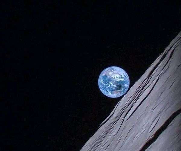 Study uncovers link between lunar water origins and Earth's early formation