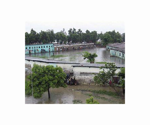 Flood damage exposes Kinshasa's unbridled urbanisation