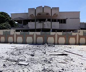 Rebels predict Kadhafi fall as compound hit