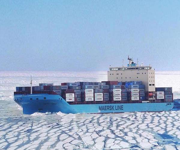 Maersk favours carbon tax for shipping