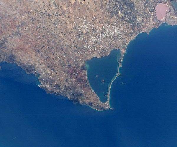 Spain unveils plan for revival of crisis-hit lagoon