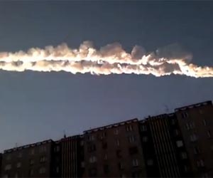 500 injured in meteor strike above Russia