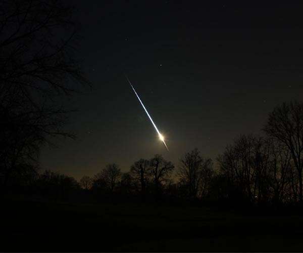 Amateur astronomers help track asteroid to French impact site