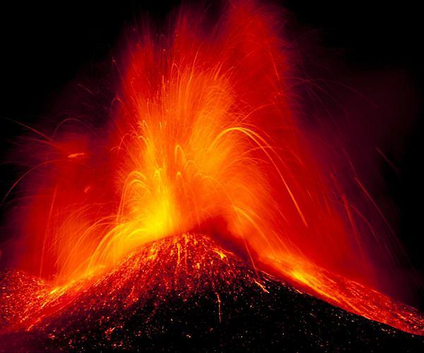 Closure of Sicily's Catania airport extended over Mount Etna eruption