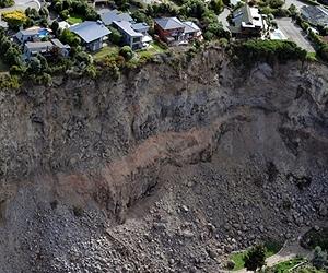 Devastation in N.Z. quake on par with Haiti: ex-PM