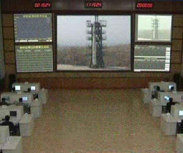 S. Korea warns N. Korea to scrap spy satellite launch plans