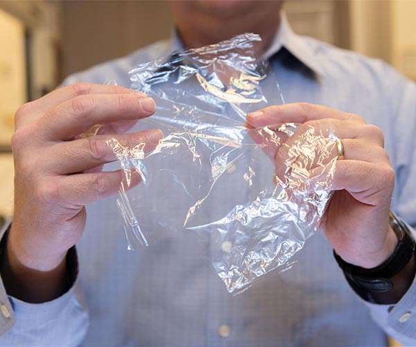 Using chitin to manufacture tools and shelters on Mars