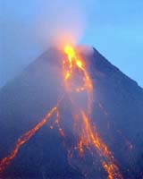Thousands flee 'imminent' Philippines volcano eruption