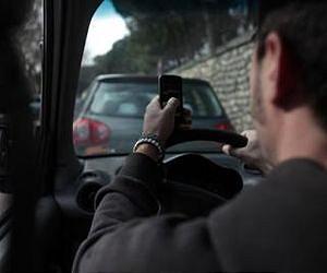 US drivers talk and text as much as ever