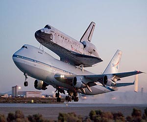 Boeing Helps NASA Troubleshoot And Prep Payloads For Shuttle