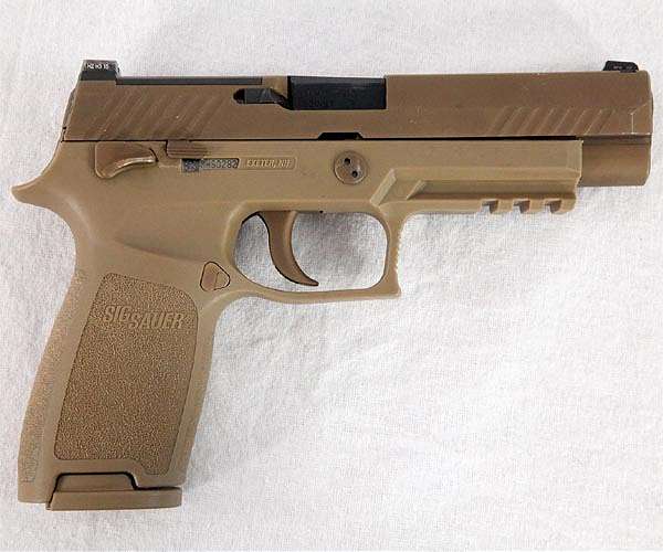 US judge overturns ban on 18-year-olds buying handguns