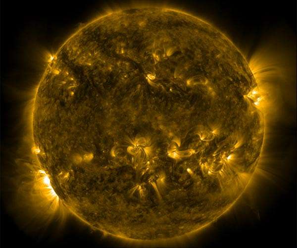 NASA's SDO sees sun release strong solar flare