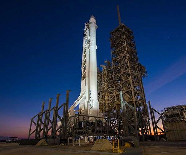 SpaceX delays resupply mission to ISS with bad weather