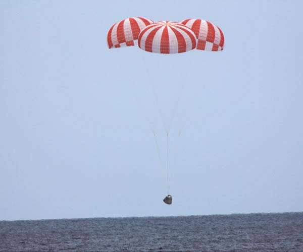 SpaceX Dragon capsule to make first of its kind science splashdown