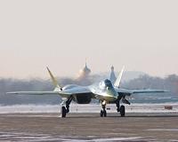 Hero's welcome for first Russian warplanes back from Syria