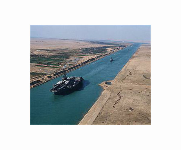 US military offers to help in blocked Suez Canal