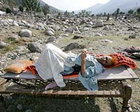 Sodden Kashmiri Quake Survivors Beg For Tents