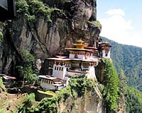 Police find weapons in 11 Chinese monasteries: state media